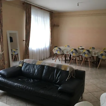 Grande Maison Spacieuse Пон